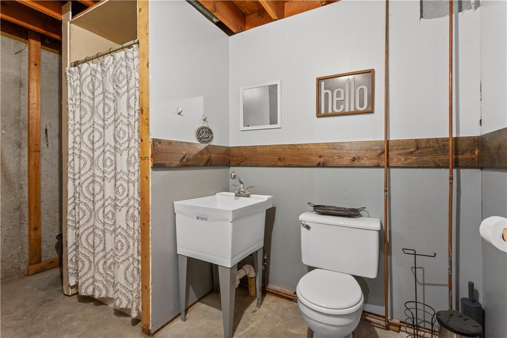203 W Phillips St, Odessa, MO 64076