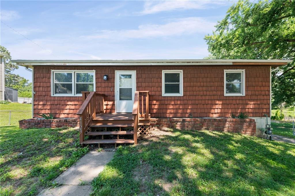 4123 Preston Dr, St Joseph, MO 64503