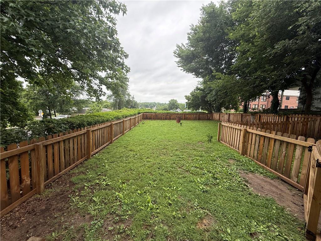 1113 N 18th St, St Joseph, MO 64501