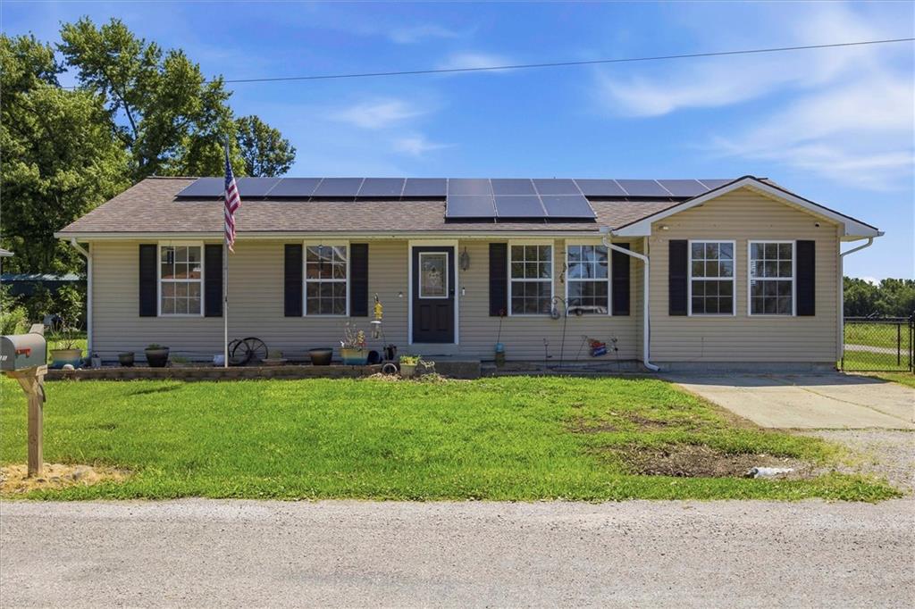 115 S Mulberry St, Adrian, MO 64720