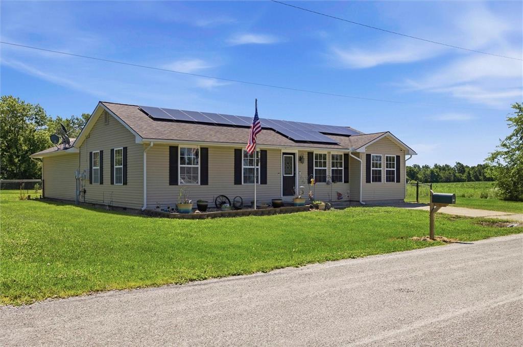 115 S Mulberry St, Adrian, MO 64720