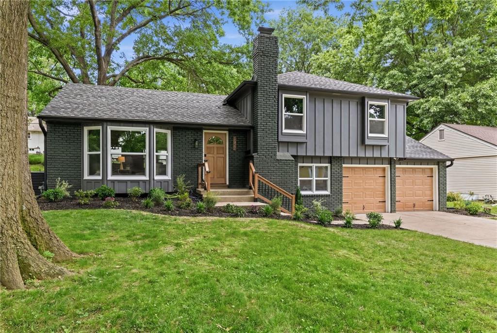 9724 Slater Ln, Overland Park, KS 66212
