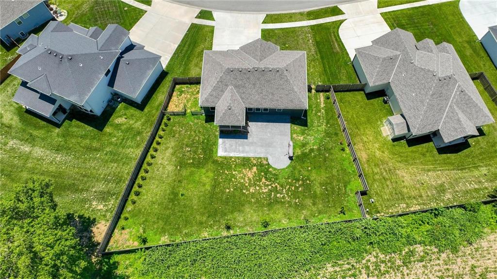 20113 Cider Ct, Weston, MO 64098