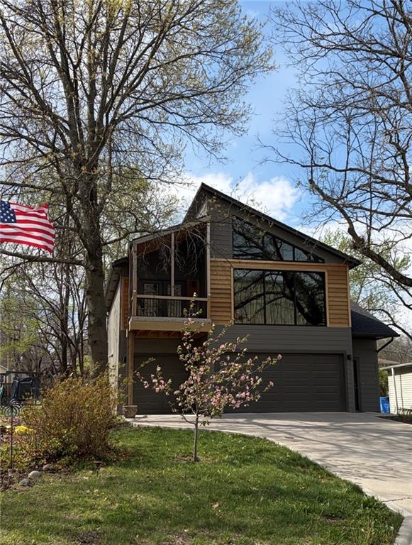 403 W Kaskaskia St, Paola, KS 66071