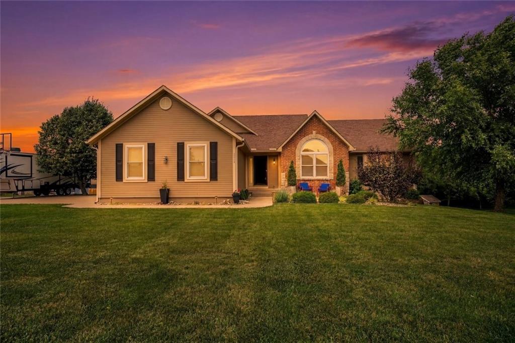 613 Birch St, Pleasant Hill, MO 64080