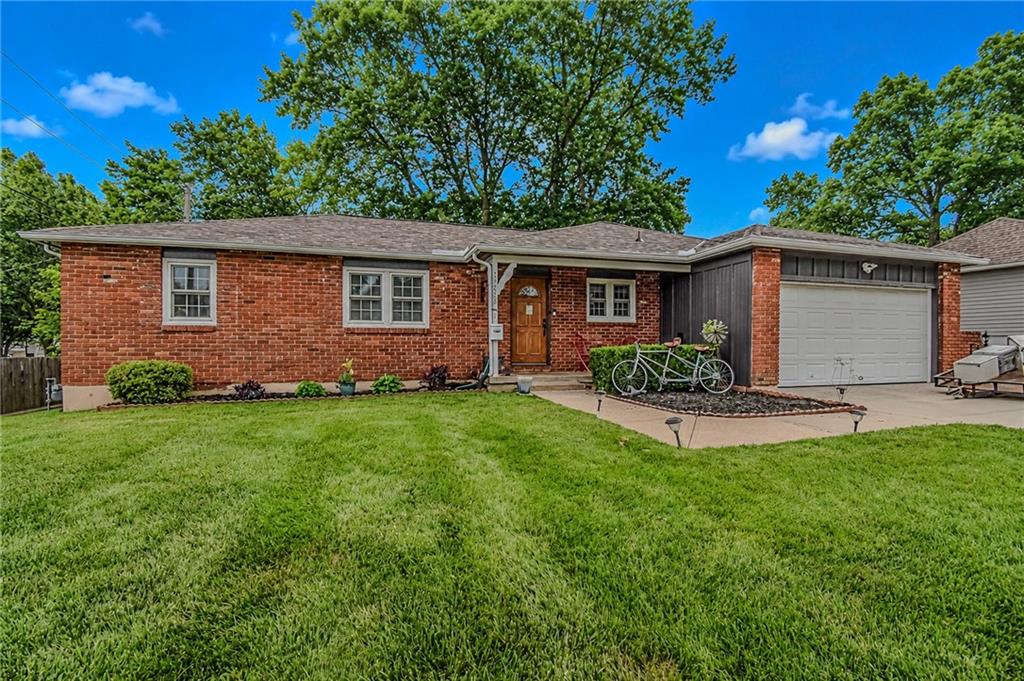 11203 W 71st St, Shawnee, KS 66203