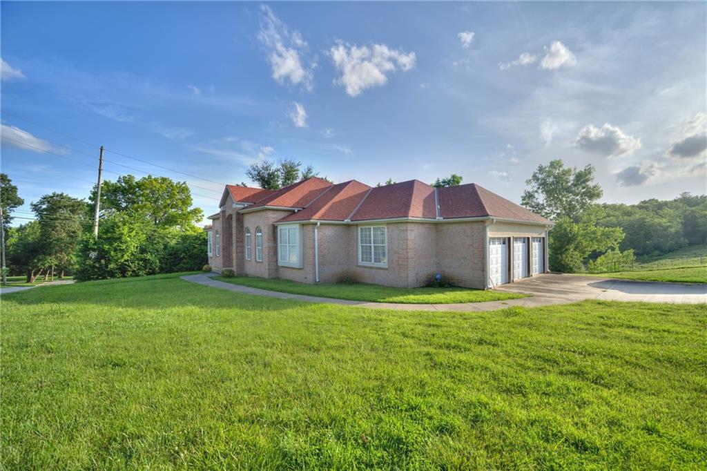 7430 Manchester Ave, Kansas City, MO 64133