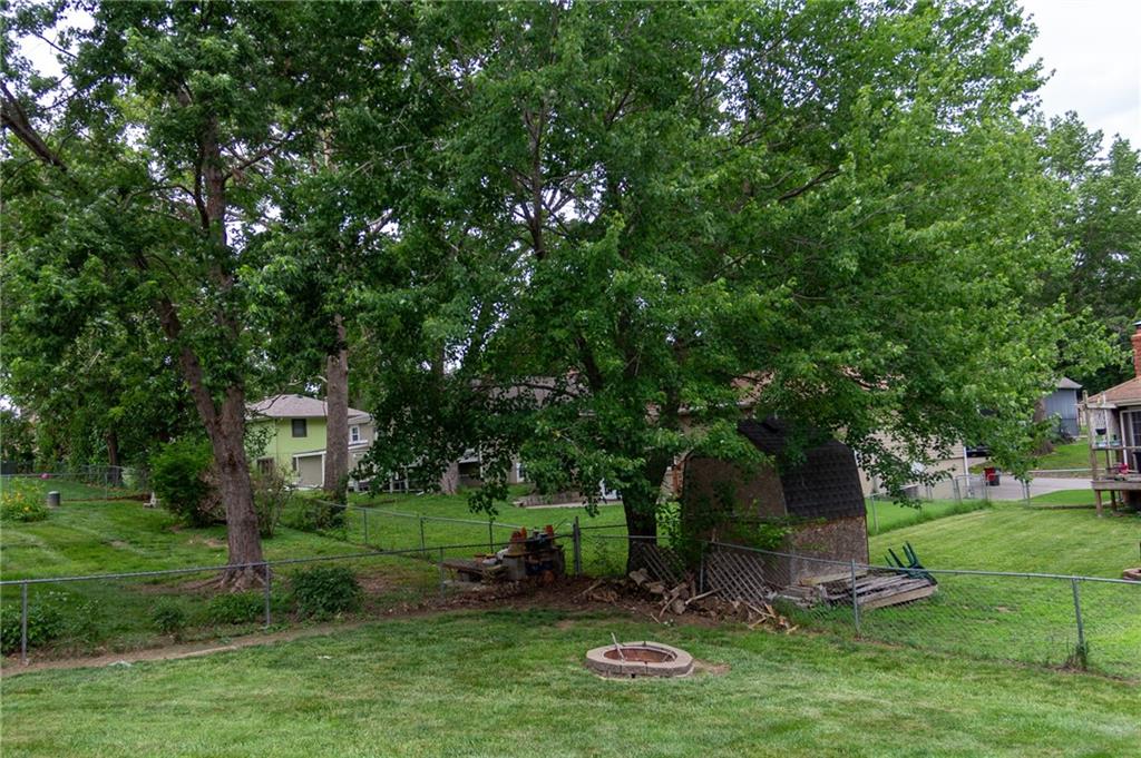 1213 Milwaukee St, Excelsior Springs, MO 64024