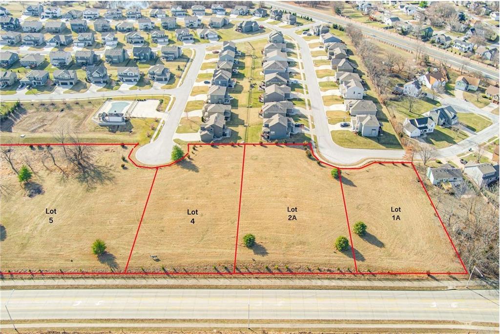 1700 NE Bluff St, Lee's Summit, MO 64086