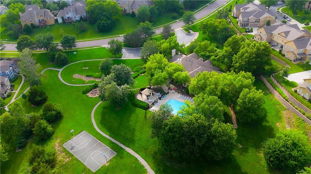 16058 Fontana St #302, Overland Park, KS 66085