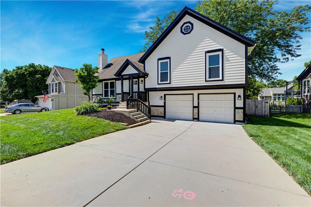 8017 W 149th St, Overland Park, KS 66223