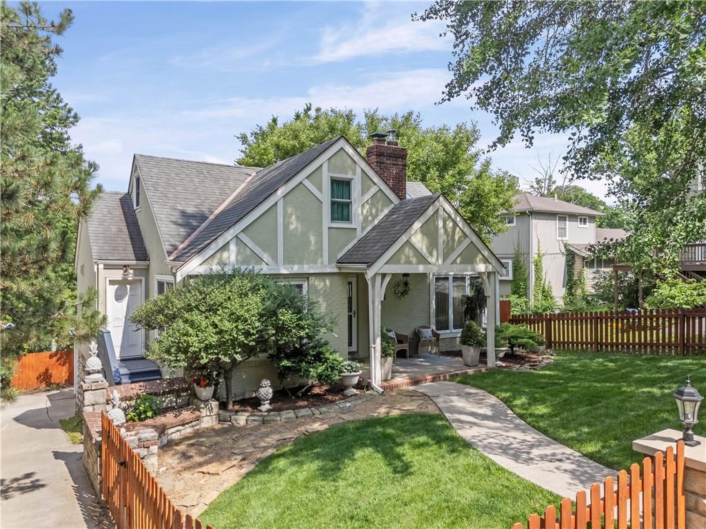 4815 Bell St, Kansas City, MO 64112