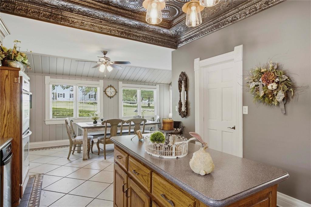 706 W Wall St, Harrisonville, MO 64701