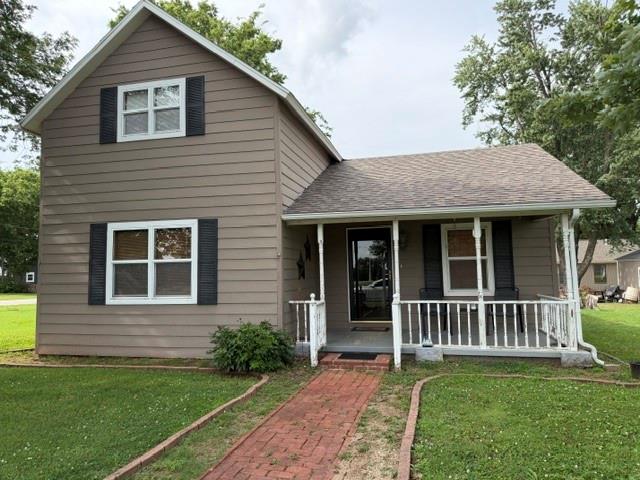 901 E 5th St, Altamont, KS 67330