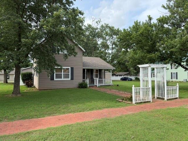 901 E 5th St, Altamont, KS 67330