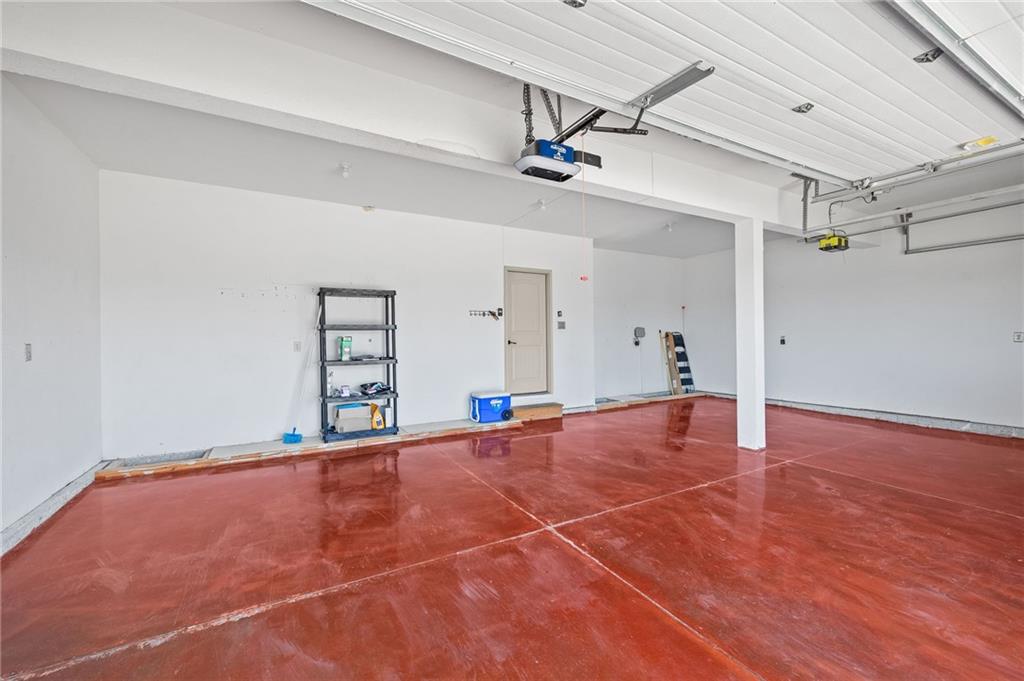 4614 Corinth Dr, St Joseph, MO 64506