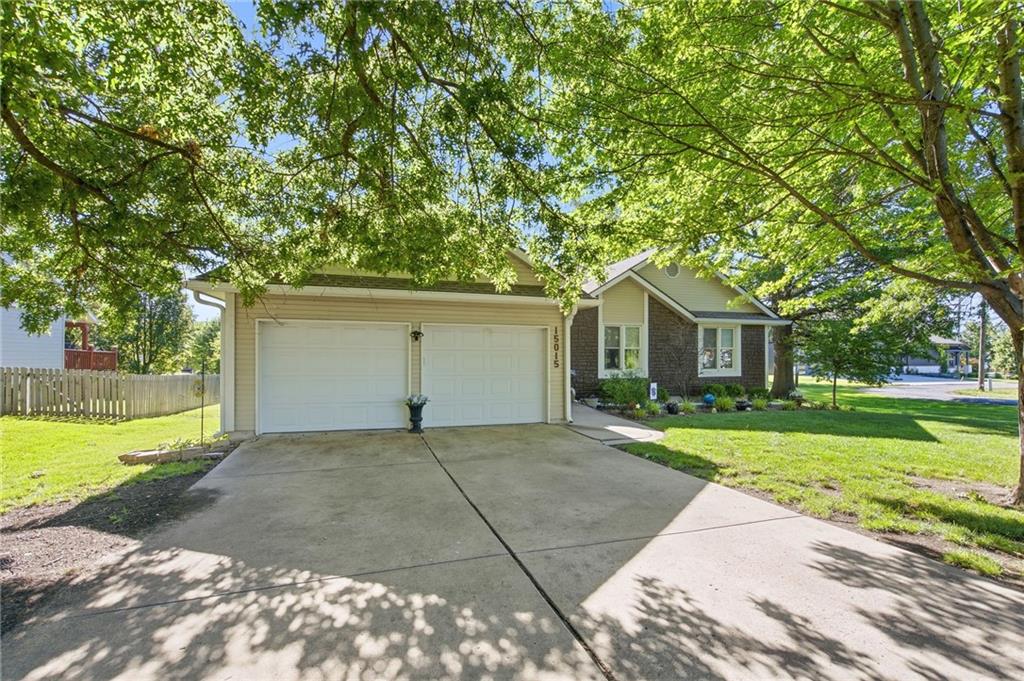 15015 Broadmoor St, Overland Park, KS 66223