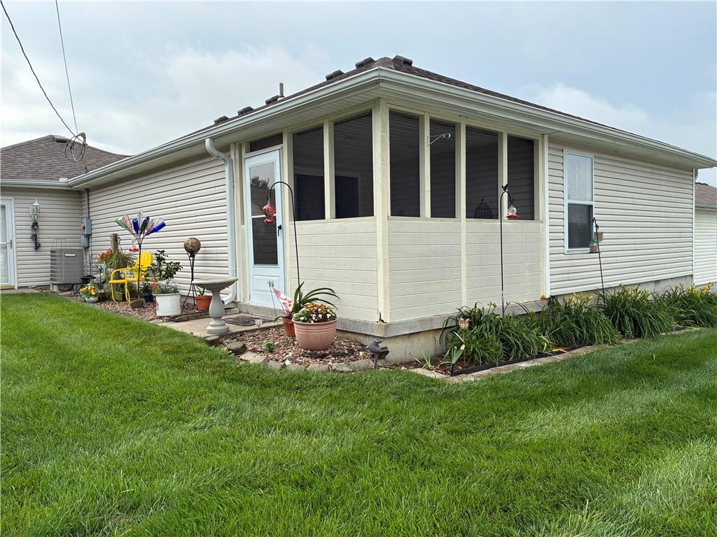 3004 Prairie View Dr, Harrisonville, MO 64701