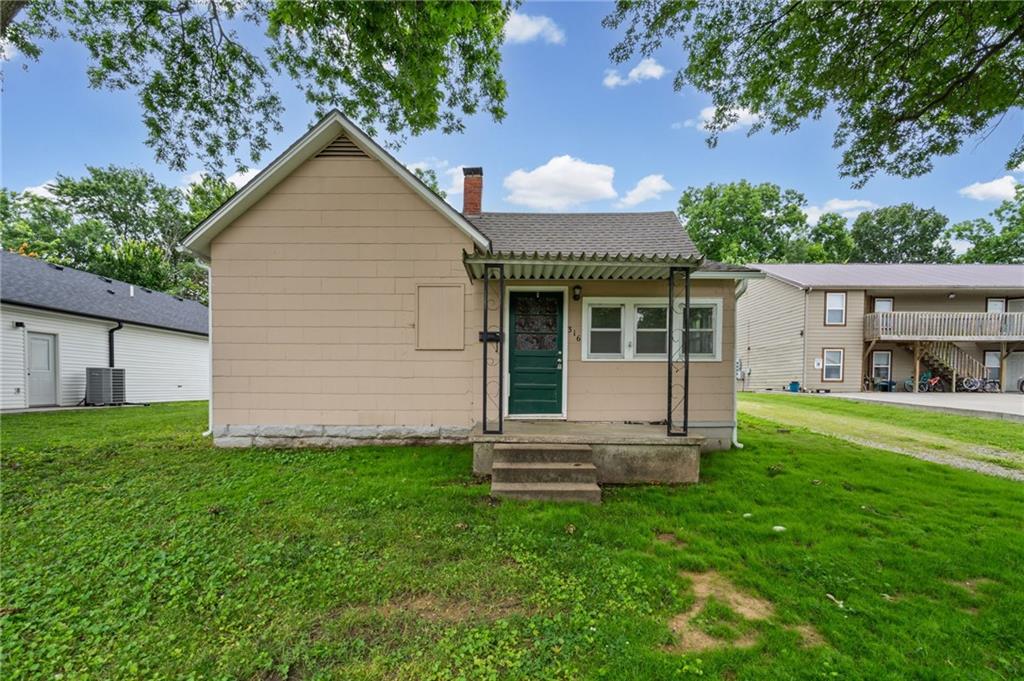 316 Franklin Ave, Warrensburg, MO 64093