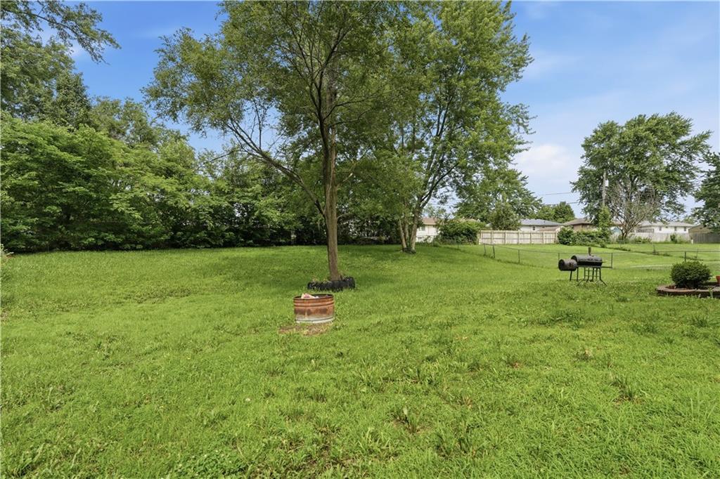 2602 Leewood Rd, Harrisonville, MO 64701
