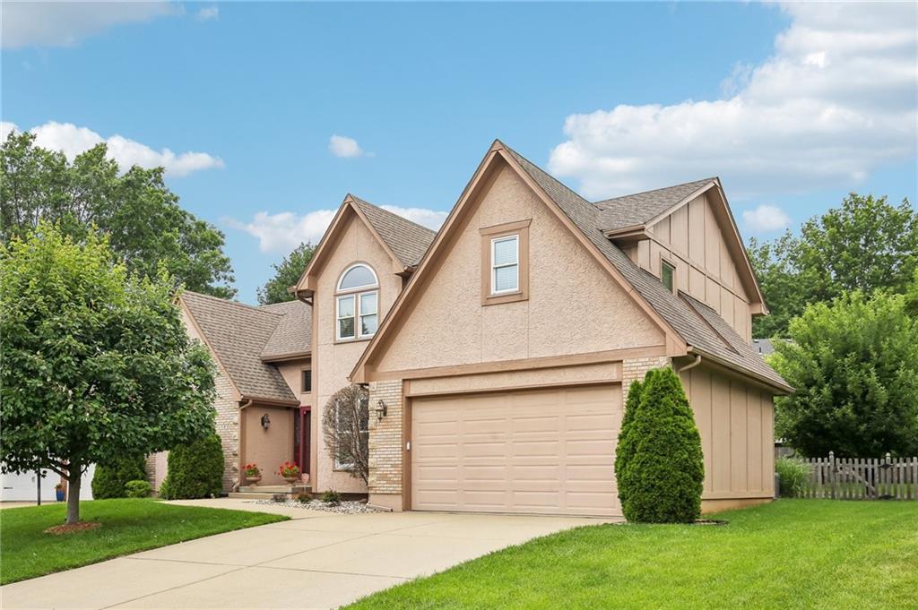 1083 NE Greenwood Ct, Blue Springs, MO 64014
