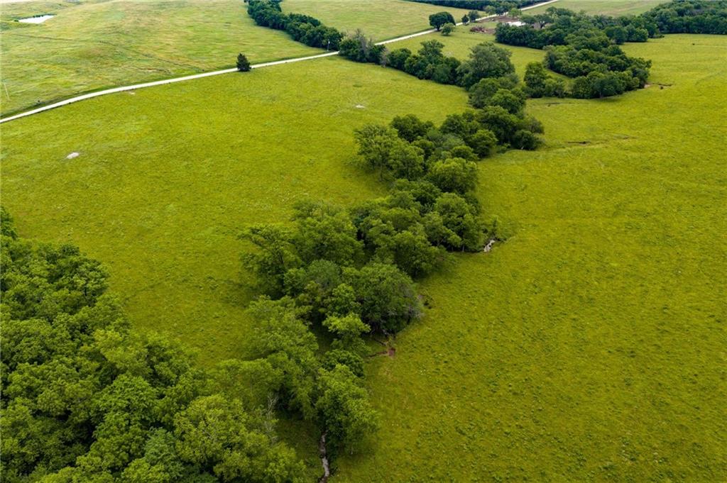 919 N 100th Rd, Baldwin City, KS 66006