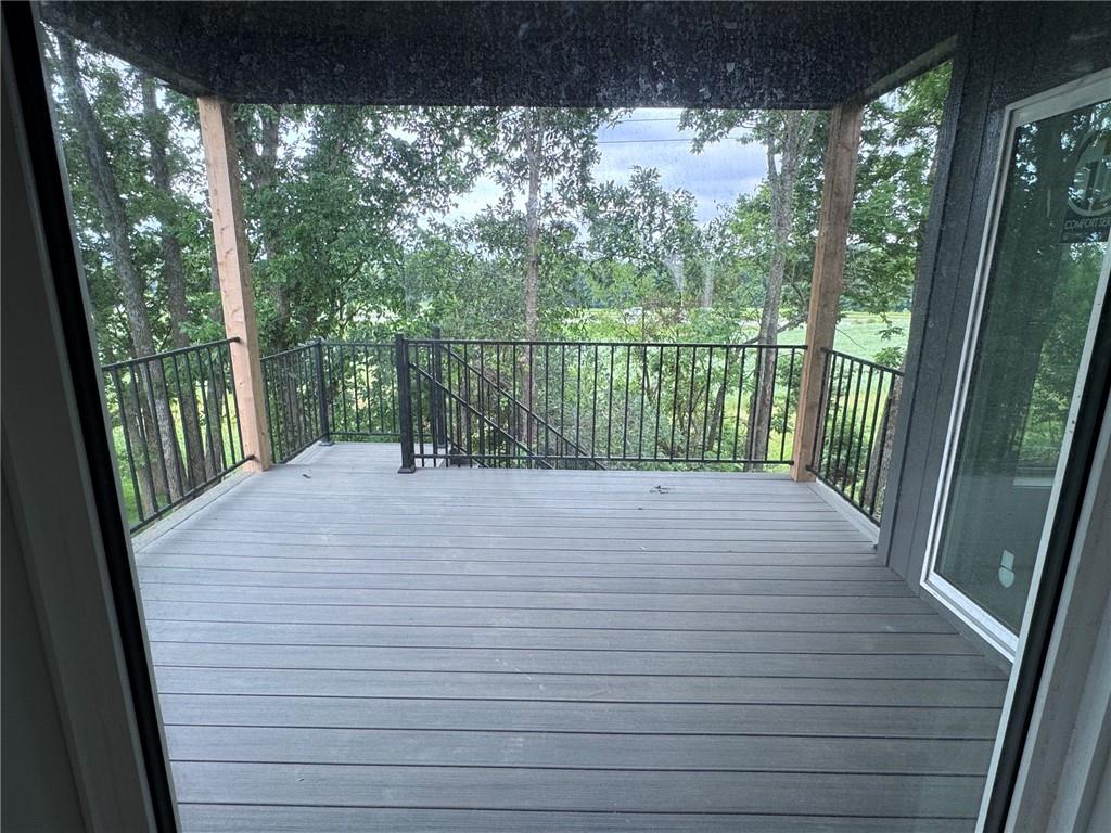 1945 Longview Dr, Liberty, MO 64068