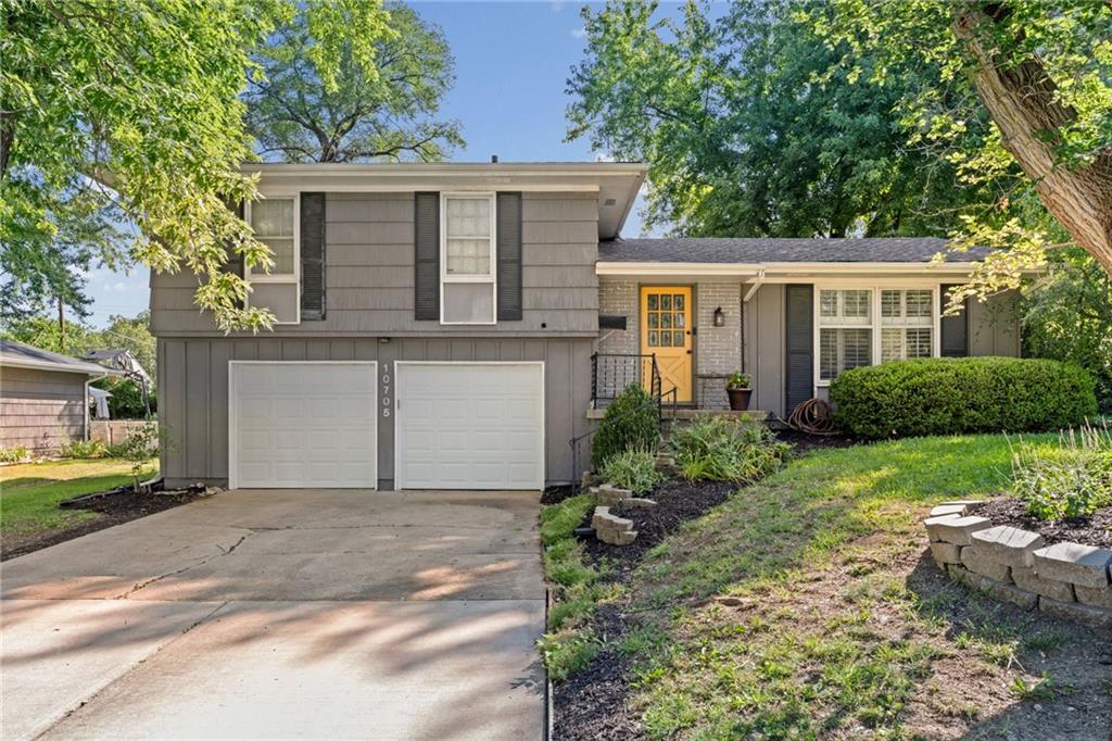 10705 Walrond Ave, Kansas City, MO 64137