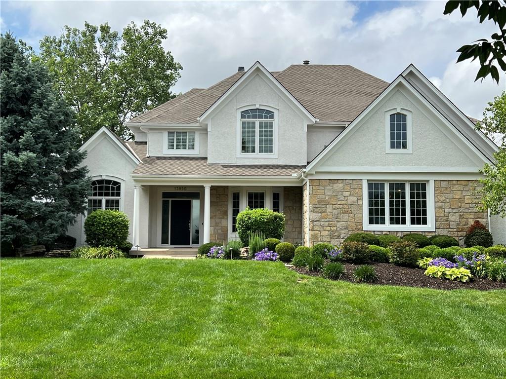13856 Horton Dr, Overland Park, KS 66223
