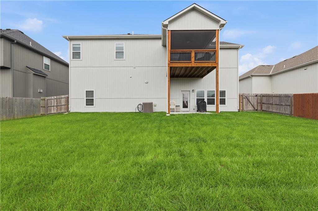 1809 NW Nicholas Dr, Grain Valley, MO 64029
