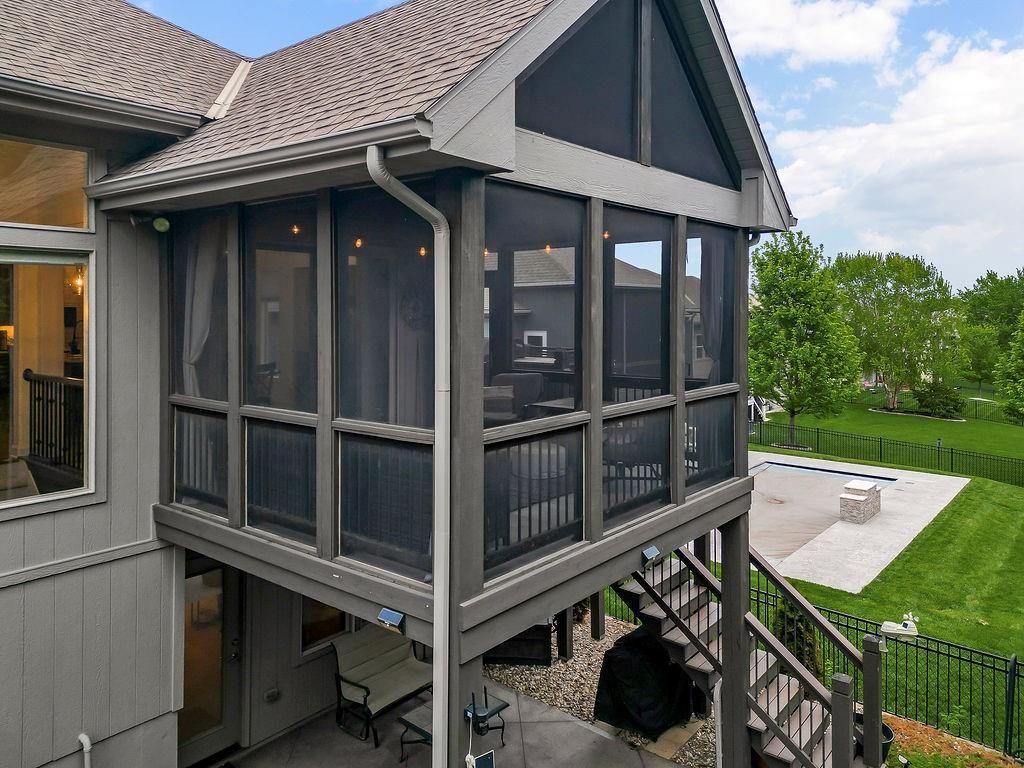 20507 W 80th St, Shawnee, KS 66218