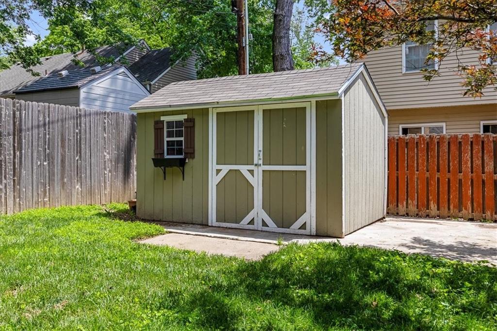 5204 W 50th Ter, Roeland Park, KS 66205