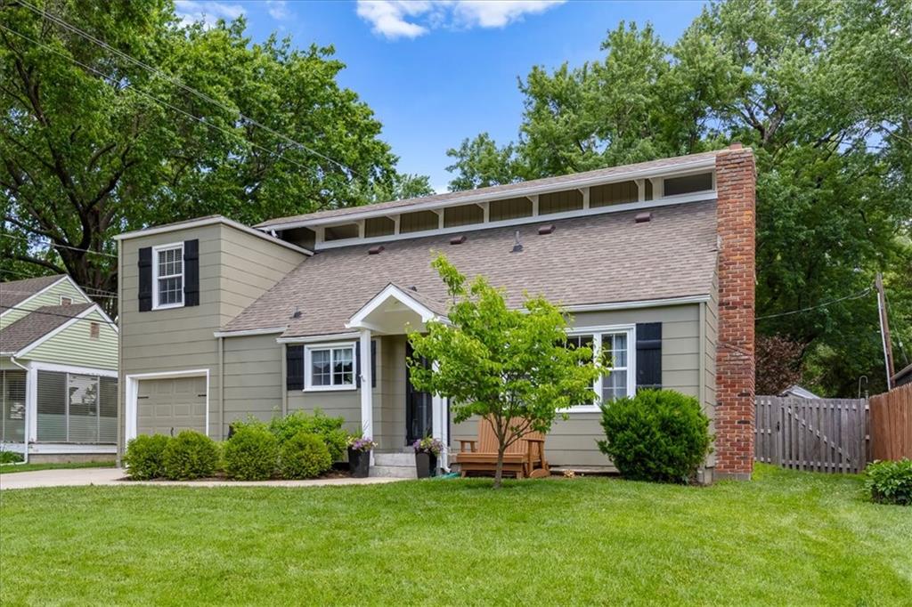 5204 W 50th Ter, Roeland Park, KS 66205