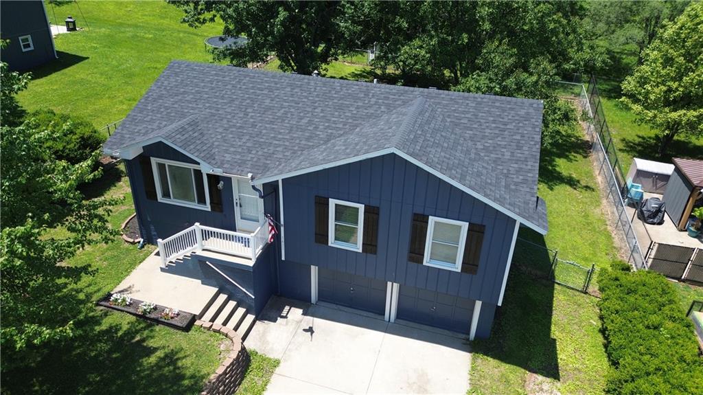 1411 Andrew St, Pleasant Hill, MO 64080
