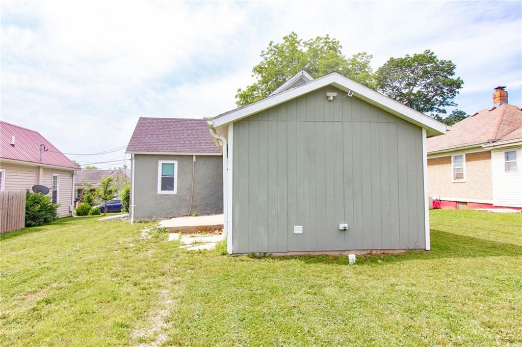 1830 Poplar St, Lexington, MO 64067