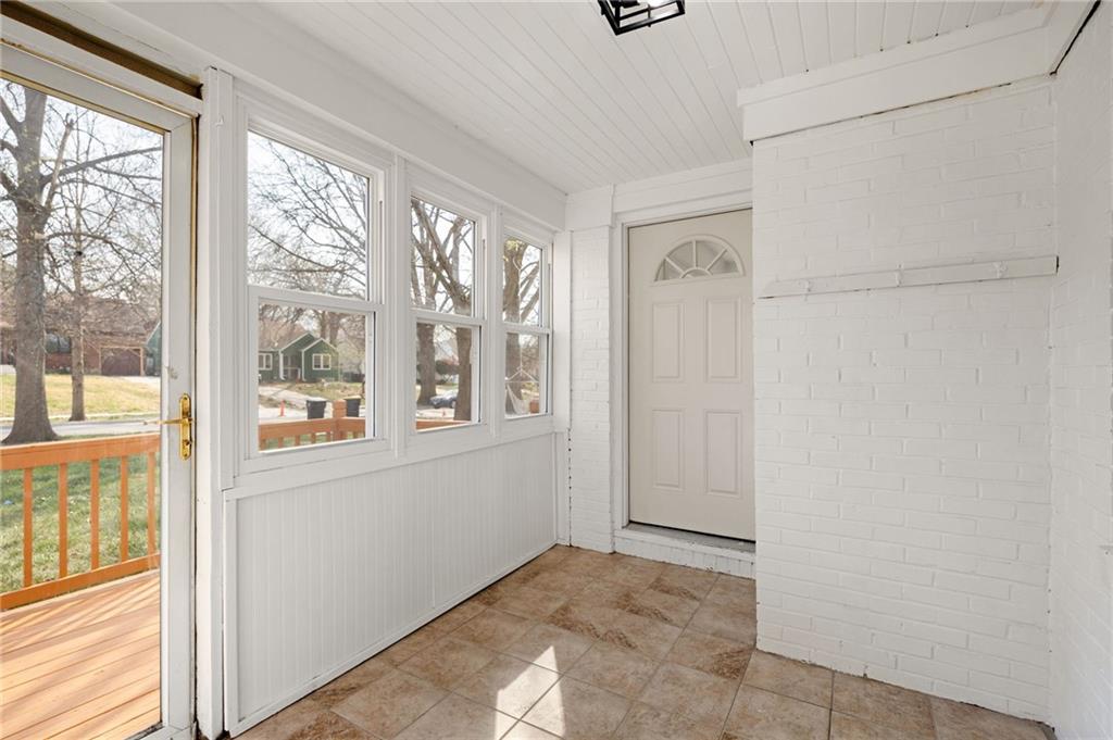 822 E 72nd St, Kansas City, MO 64131
