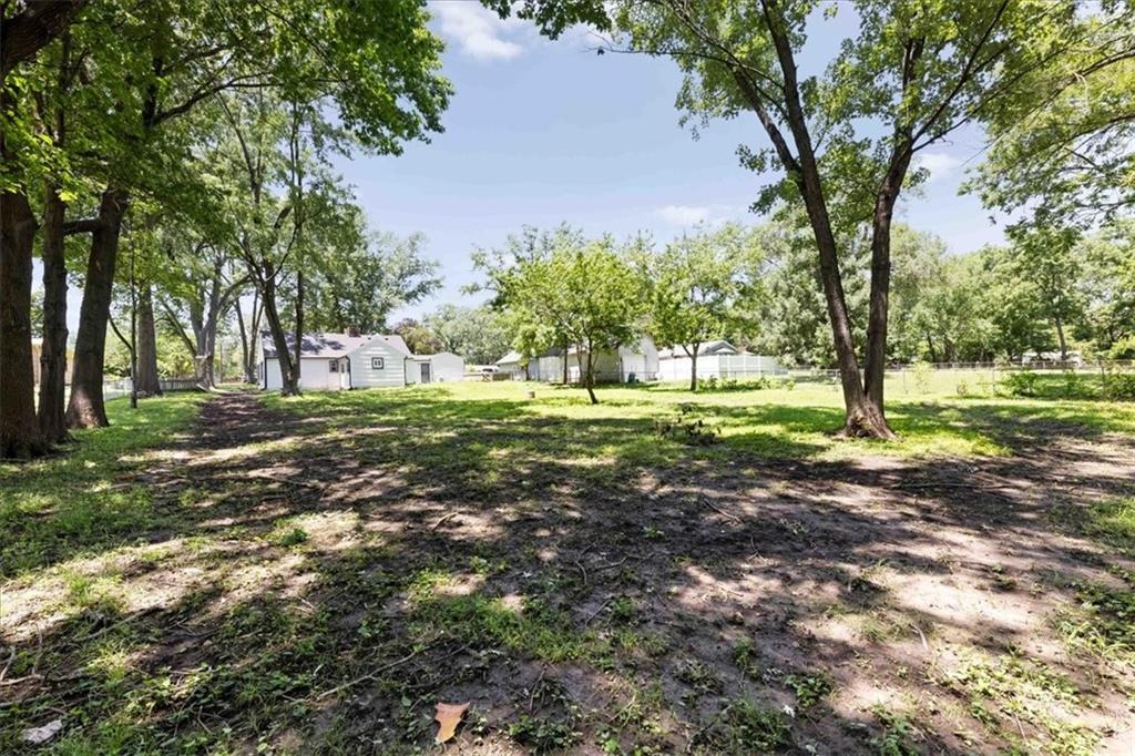 8005 Harris Ave, Kansas City, MO 64138