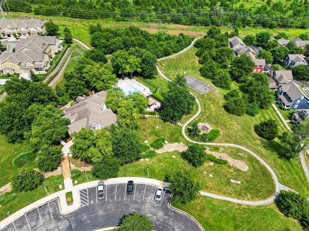 15932 Linden St, Overland Park, KS 66085
