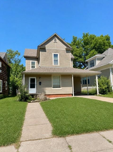 208 S Cottonwood St, Iola, KS 66749