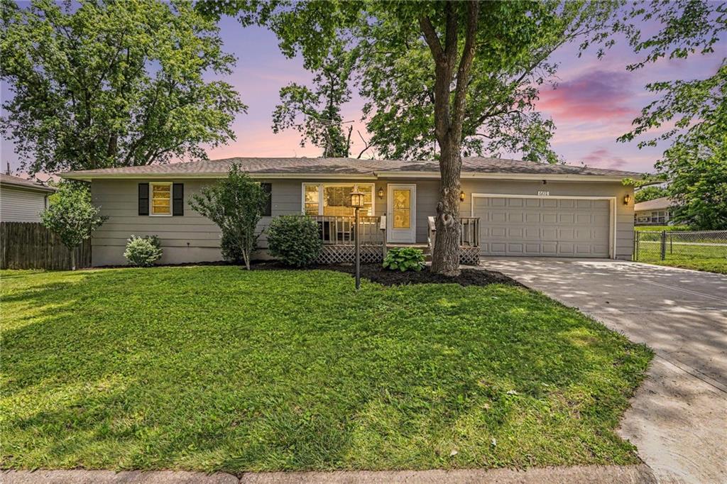 601 Mark St, Lathrop, MO 64465