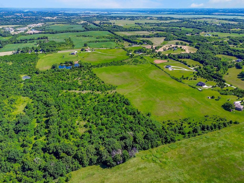 00001 Mcintyre Rd, Leavenworth, KS 66048
