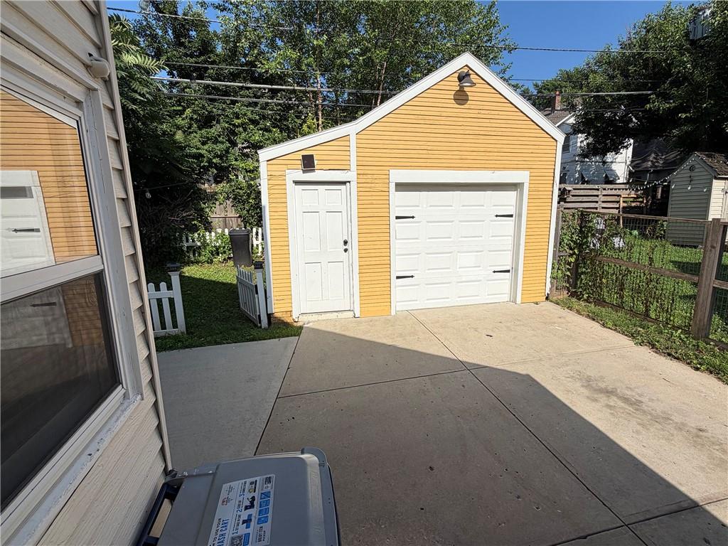 4329 State Line Rd, Kansas City, MO 64111