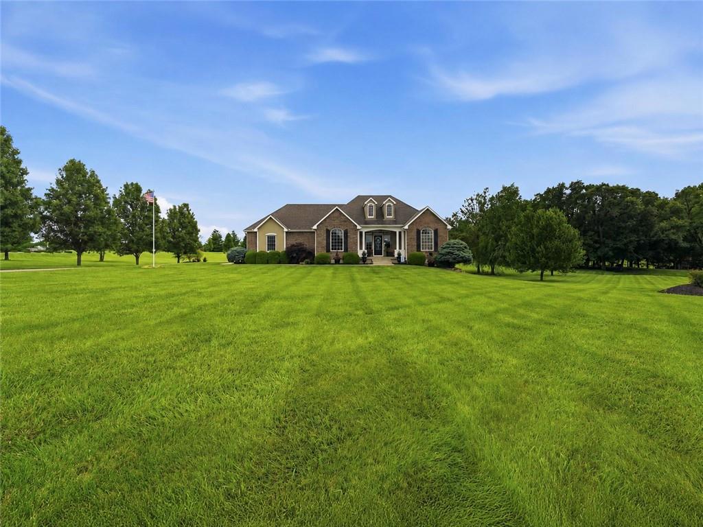 24407 Woodland Cir, Lee's Summit, MO 64086