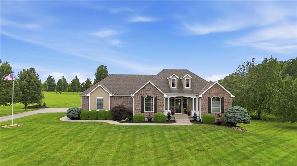 24407 Woodland Cir, Lee's Summit, MO 64086