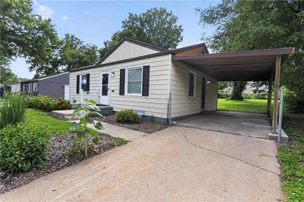 2218 S Overton Ave, Independence, MO 64052