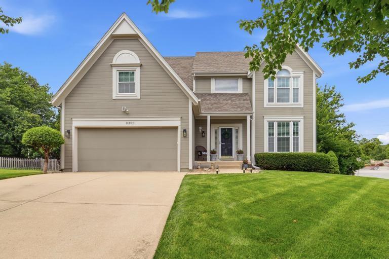 8300 W 143rd Ter, Overland Park, KS 66223