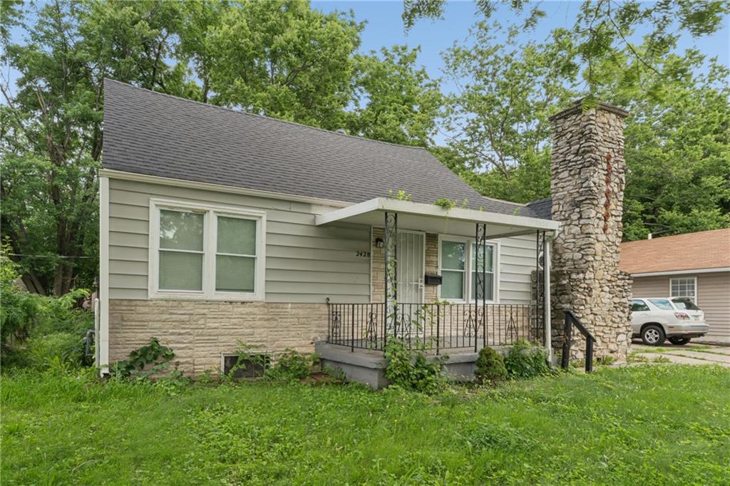 2428 Oakley Ave, Kansas City, MO 64127