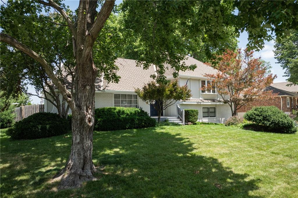 16516 E George Franklyn Dr, Independence, MO 64055