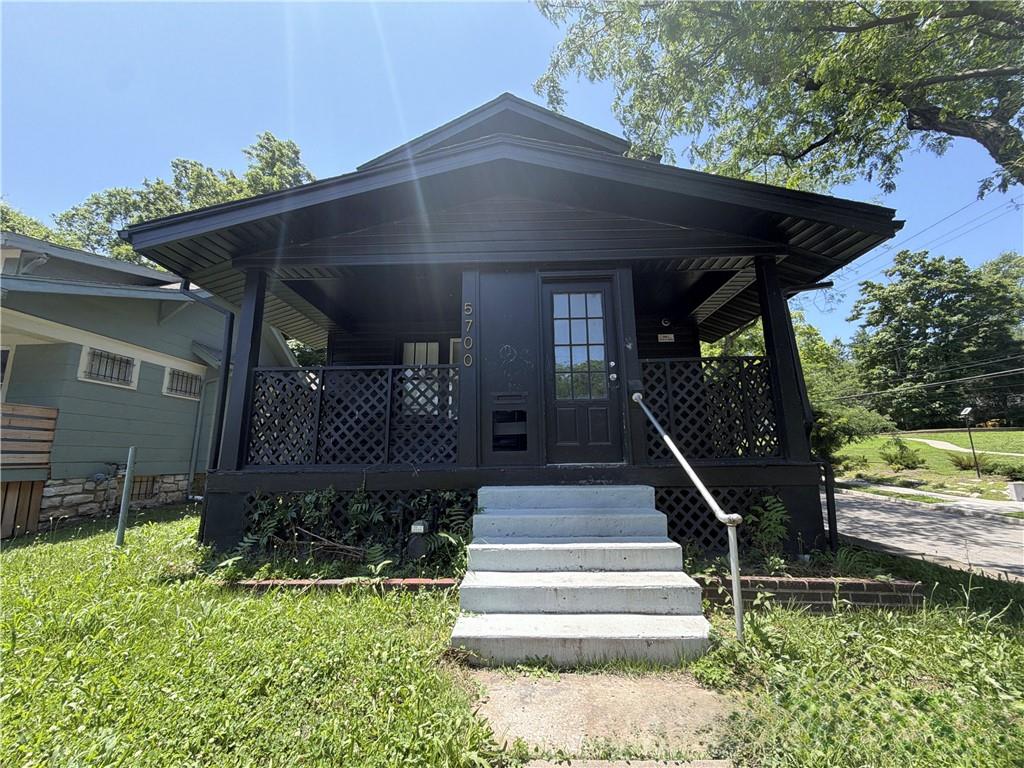 5700 Euclid Ave, Kansas City, MO 64130
