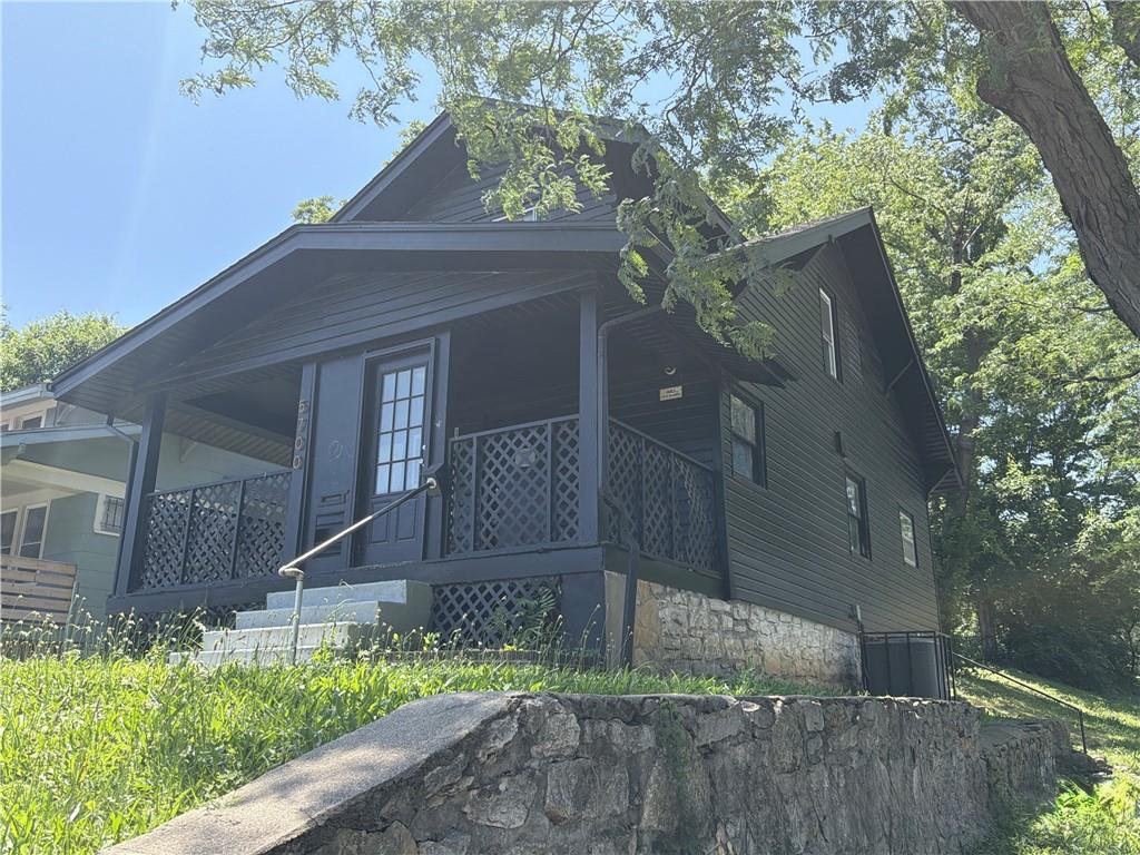 5700 Euclid Ave, Kansas City, MO 64130
